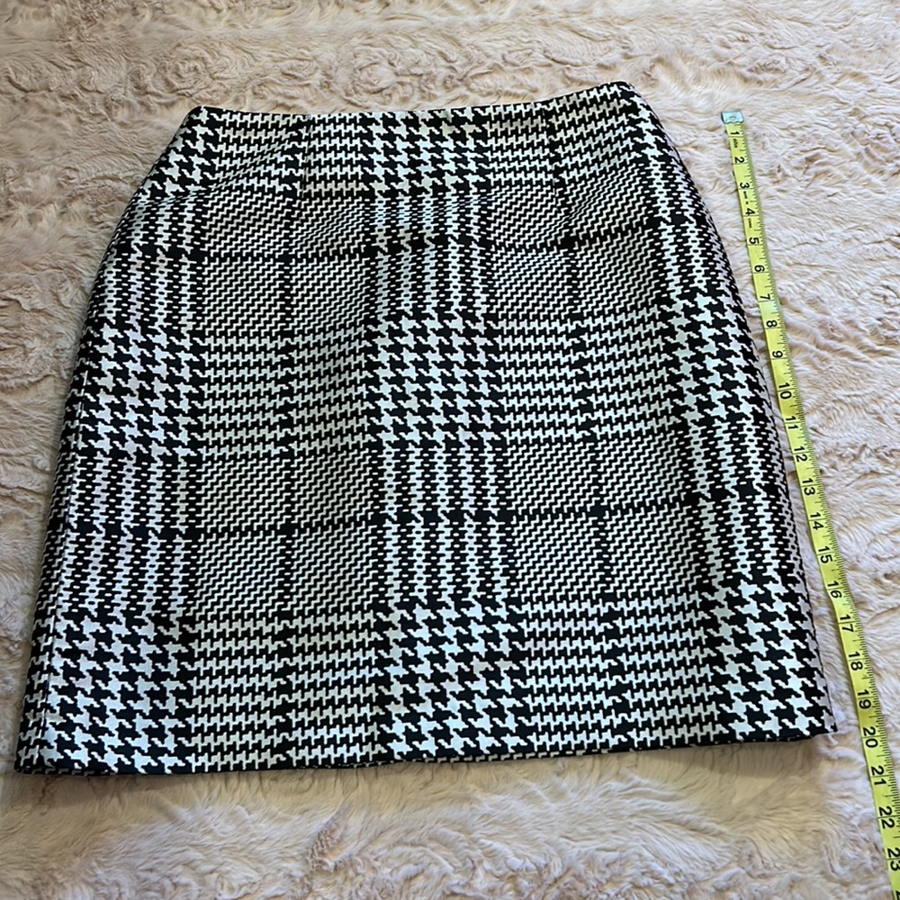 Printed skirt size 6 - Picture 4 of 8